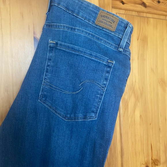 Original Levi’s Jean - Picture 2 of 4